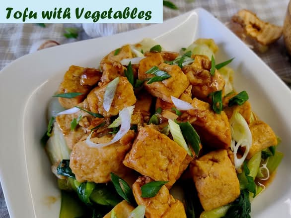 Stir-fried Tofu with Vegetables 時蔬豆腐
